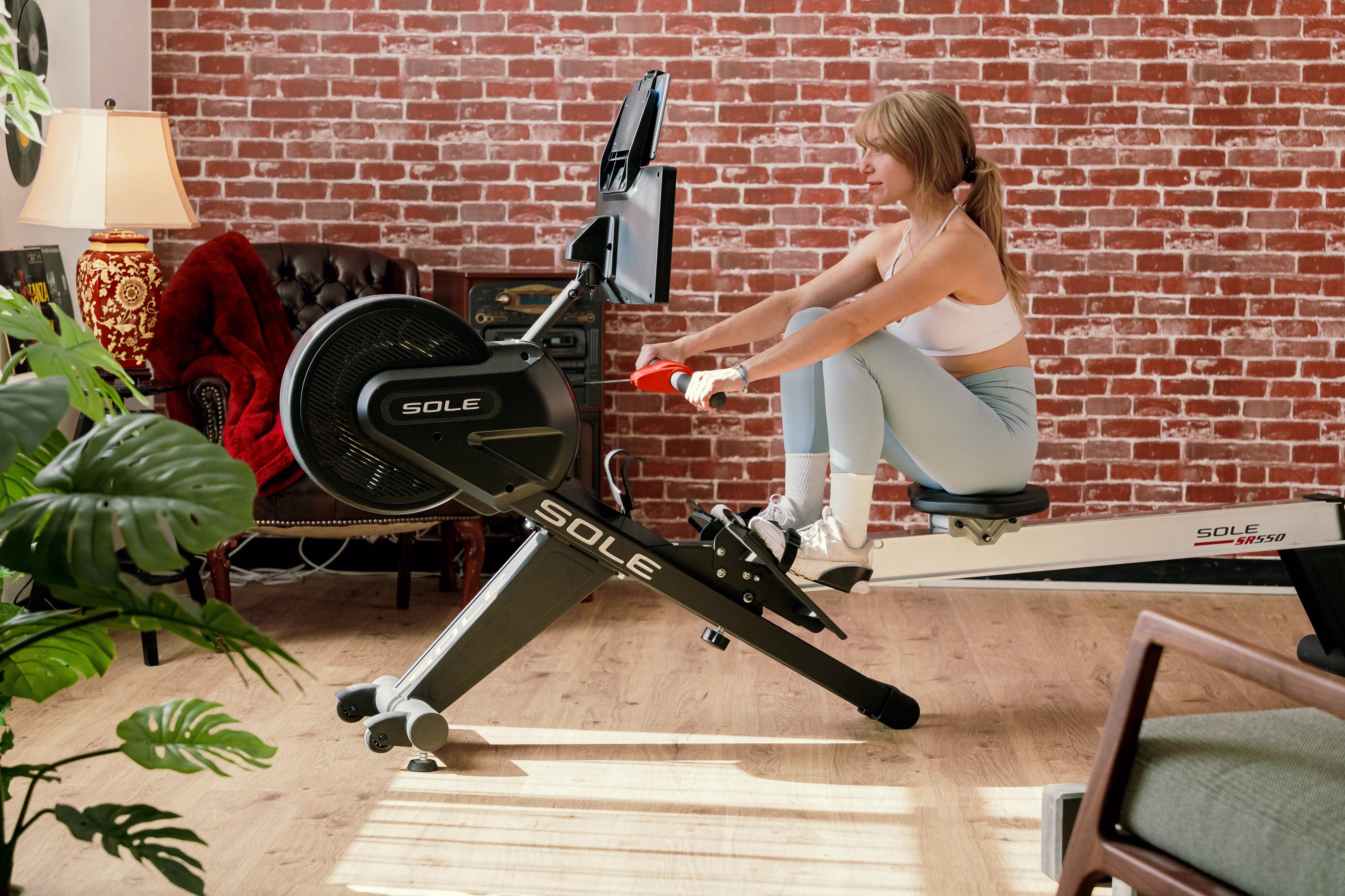 SOLE SR550 Rowing Machine