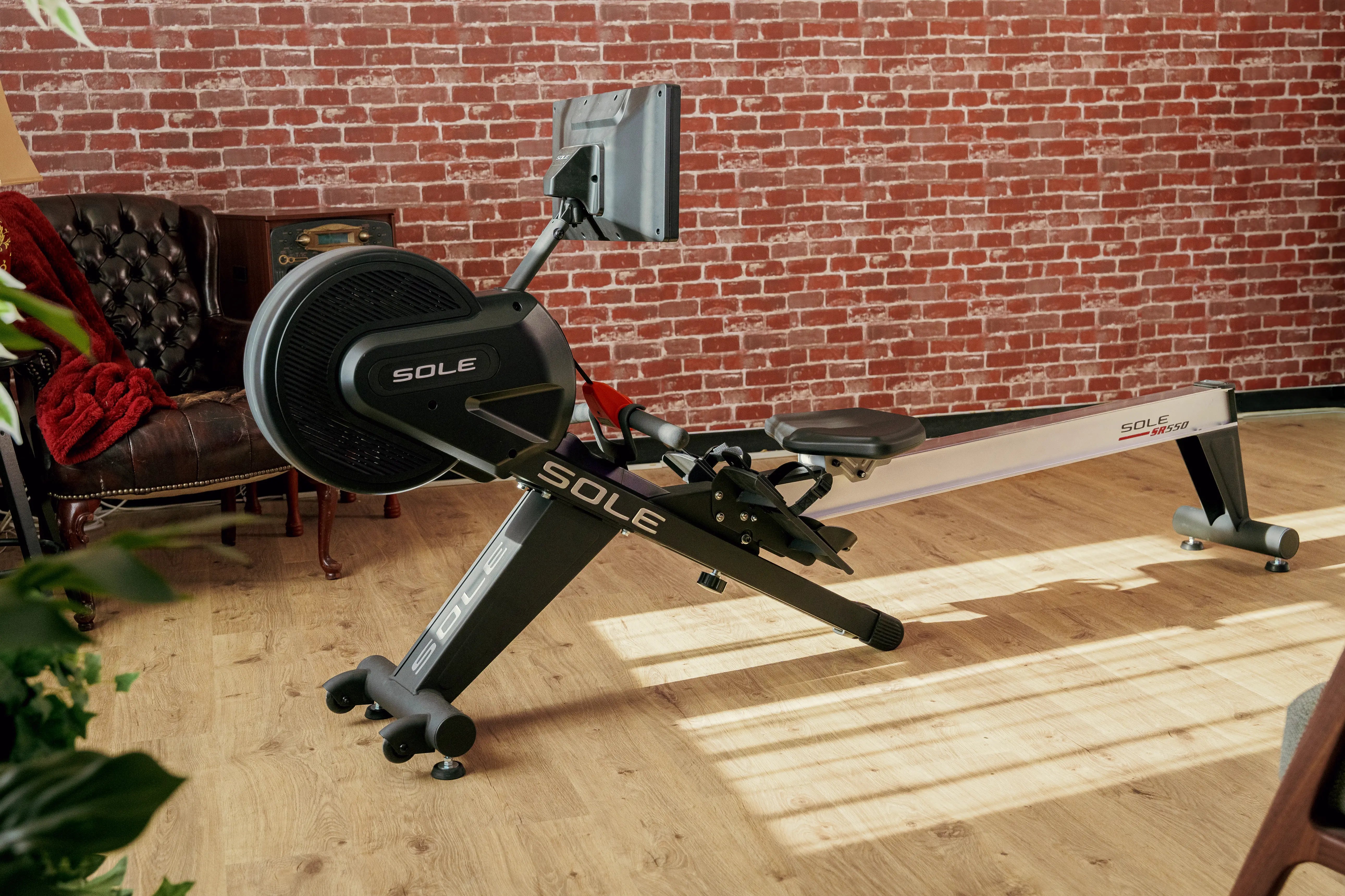 SOLE SR550 Rowing Machine